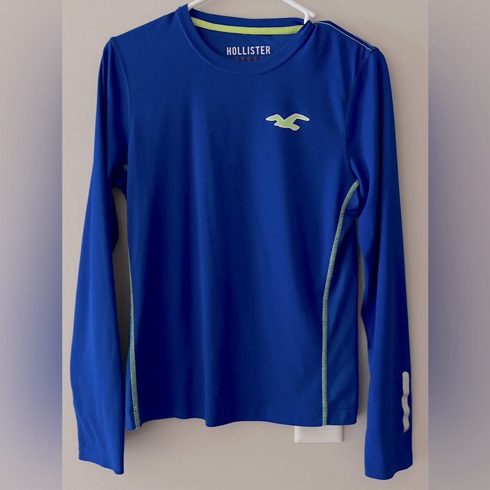 Hollister shirt. Size small